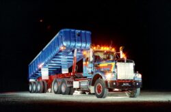 Stewart Bros came from Hikutaia in the Thames Valley, but operated this W924 Kenworth on aggregate haulage at the Clyde Dam construction project during the eighties and nineties, hauling from Road Metals screening plant to the dam. Along with the International Eagles they also operated, it was estimated that Stewarts moved around two-million tonne of aggregate.