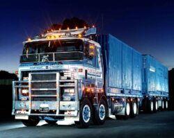 This eight-wheeler Mack Ultra Liner MF2000 worked out of the Auckland branch for Mainfreight, and replete with its four-axle trailer was one of the most recognisable combinations in New Zealand during the eighties.