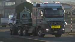 This Mercedes-Benz Actros SLT Heavy Duty tractor was the first of its model in the Southern Hemisphere.
It boasted a 250-tonne towing capability and a unique tower-cooled transmission-system that allowed tremendous masses to be moved on gradiants that would more than likely detonate more conventional drivetrains.
Filmed over two distinctively differing shifts, both on and off-road, this tractor was a bold move for Futon Hogan's Heavy Haul division at the time. Legacy - Fulton Hogan SLT Merc